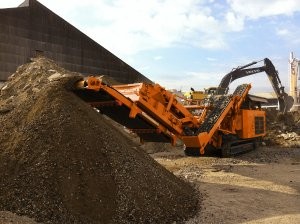 Flexible impact crusher can be converted to jaw or screen