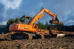 Doosan DX300LL features a fully guarded, heavy-duty undercarriage and upper structure