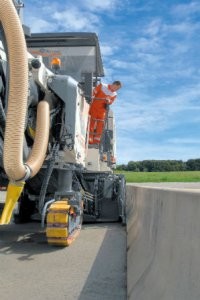 New Mill Offers Hydraulically Driven Drum, Lateral Movement