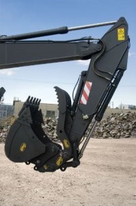 Geith progressive linkage hydraulic thumb provides greater grabbing ability