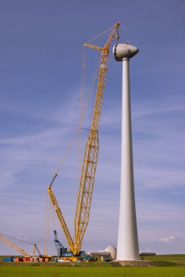 Put To the Test: TEREX CC 8800-1 Crawler Crane with Boom Booster Kit Erects Wind Turbine with Ease
