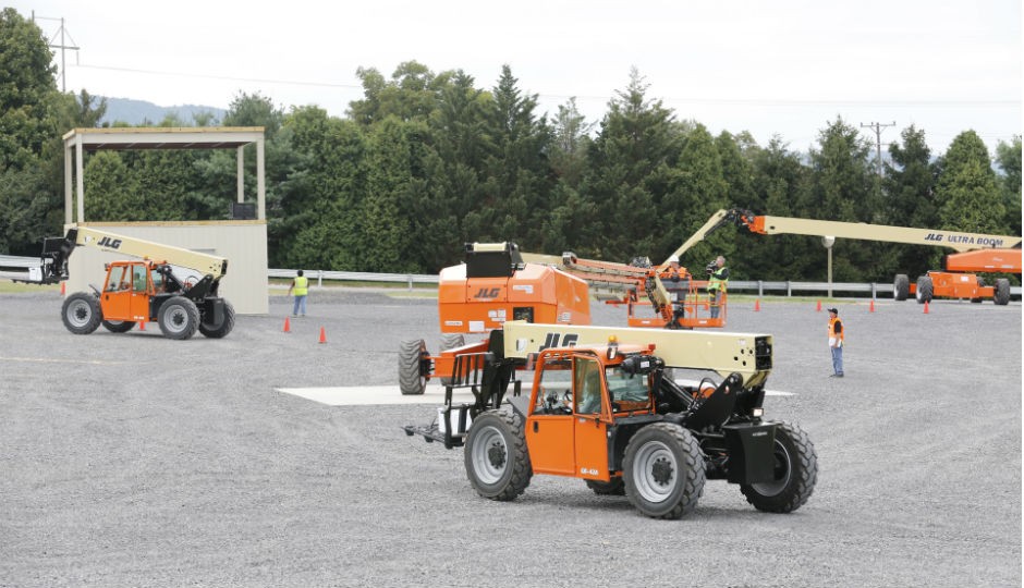 New JLG Customer Training Center and Proving Grounds Graduates First Classes