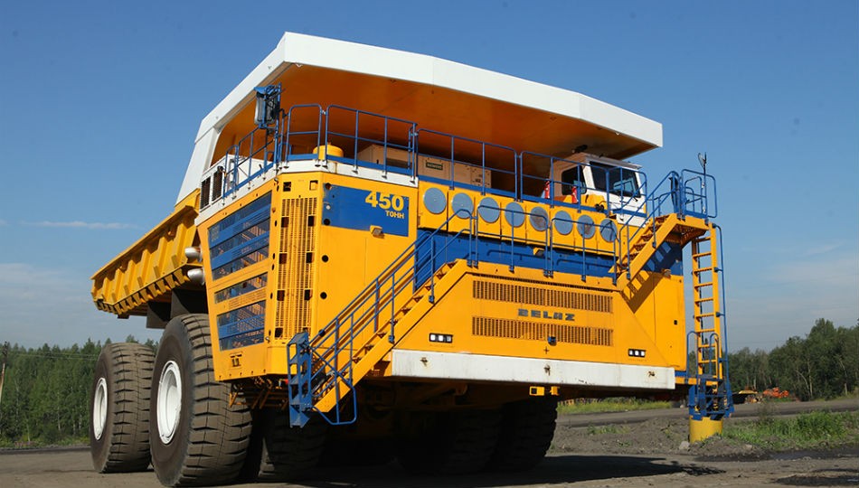 Record-breaking 450-tonne dump truck from Belaz 