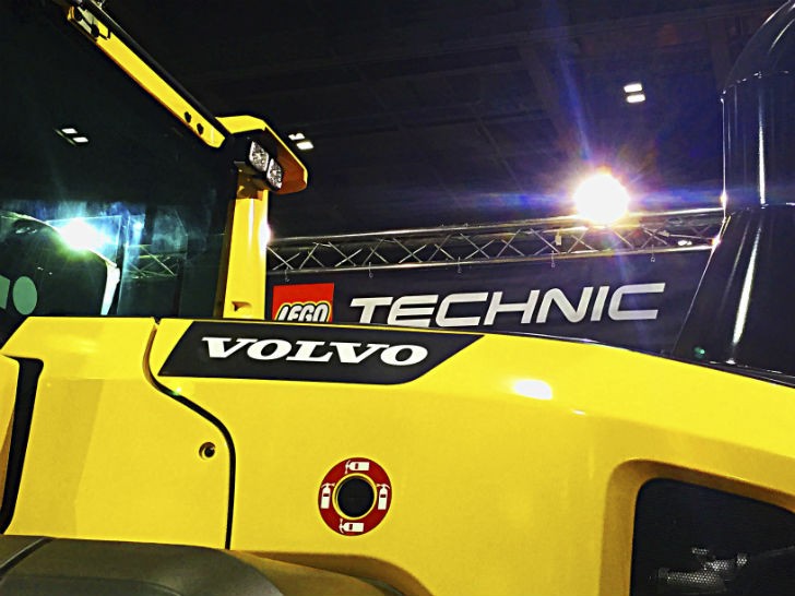 The L160G represents the Volvo Technic wheel loader at the show