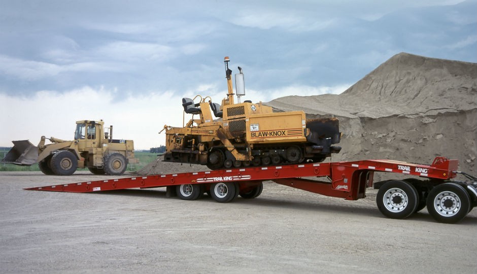 Trail King Advantage Plus sliding-axle trailers can even load disabled equipment with ease