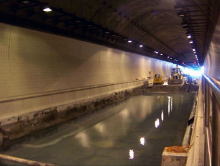 Groundwater inflow in the tunnel. Groundwater inflow in the tunnel.
