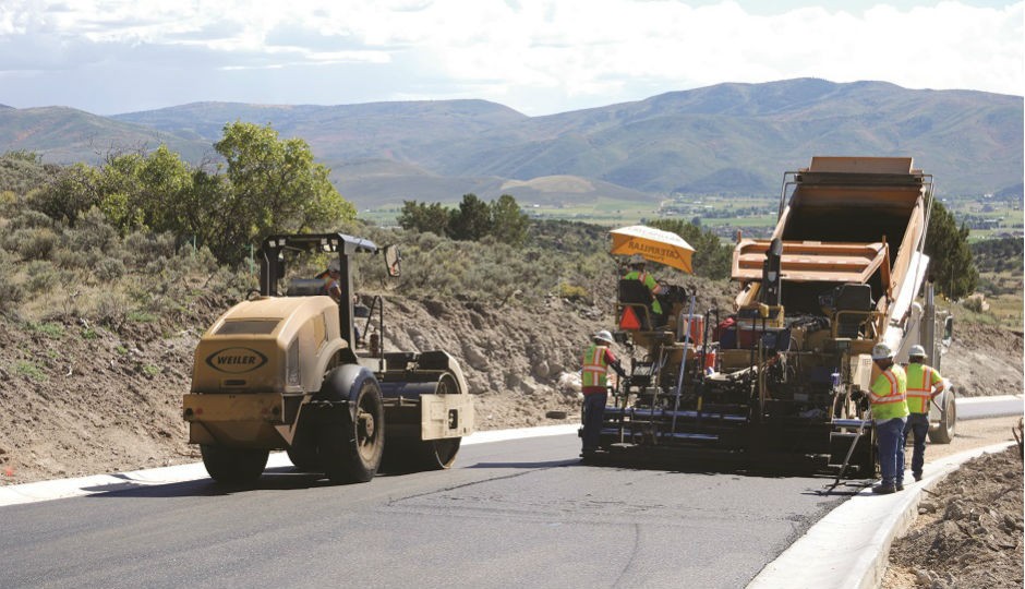 Weiler Combination Compactor Meets Challenge of Asphalt Paving in Mountains