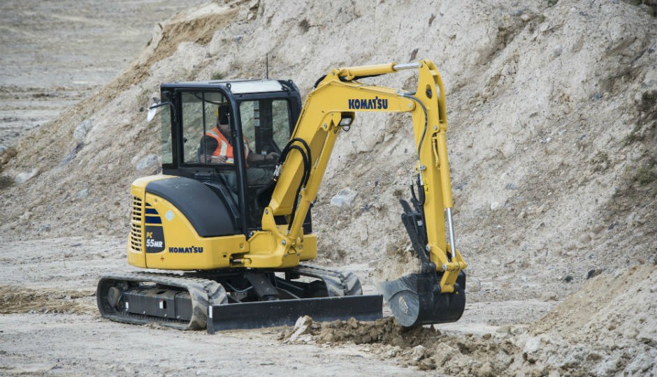 Komatsu PC45MR-5 and PC55MR-5 Hydraulic Excavators Ideal for Tight Spaces