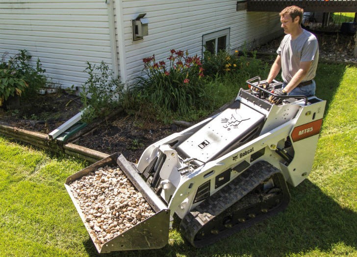 MT85 mini track loader allow you to travel over established surfaces.