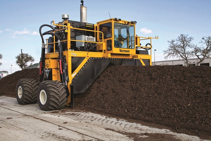 The CT718 compost turner is designed to provide consistent results in less time 