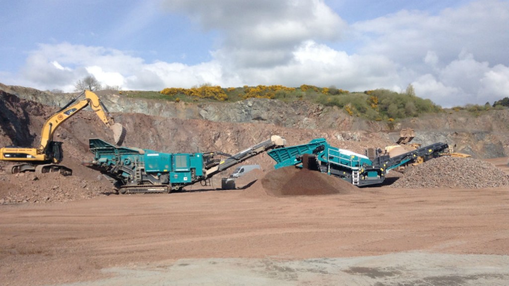 Premiertrak 600 jaw crusher & Warrior 1400XE mobile heavy duty screen.