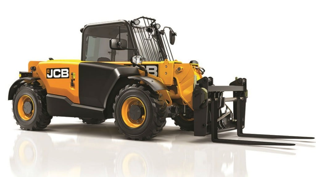 The JCB 525-60 Hi Viz telehandler has three selectable 4-wheel steering modes. Two-wheel steer is perfect for travel; four-wheel steer provides great maneuverability in tight spaces; and crab steer can help to edge either close to or away from obstacles. 