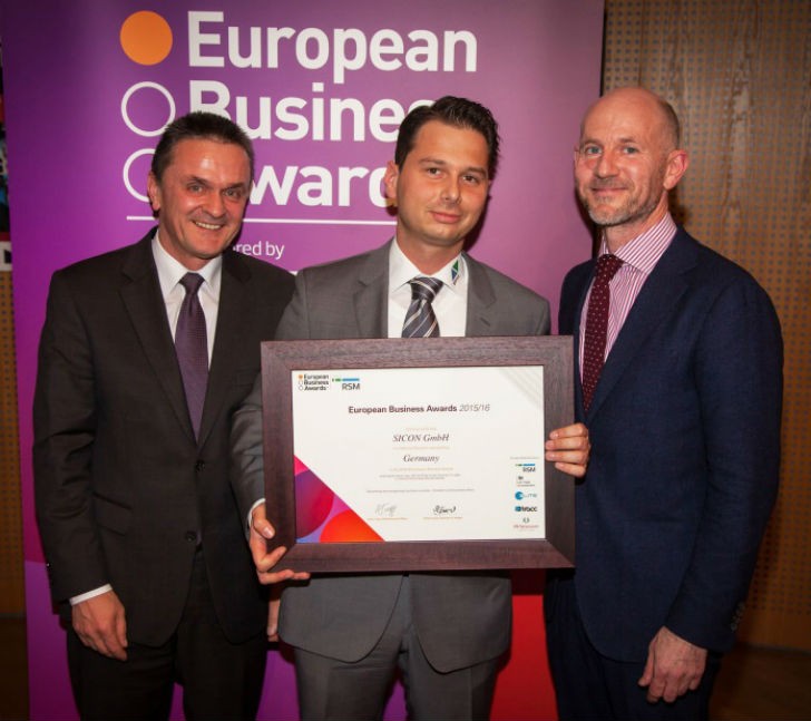 Sebastian Schülke, CEO SICON GmbH with Adrian Tripp, CEO European Business Awards (r), Franz Huber, Partner RSM Germany (l) 