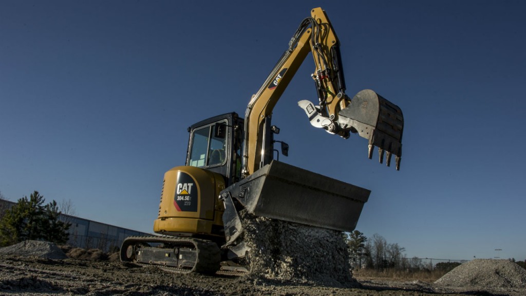 The 304.5E2 XTC mini hydraulic excavator allows operators to achieve improved productivity in material carrying applications.