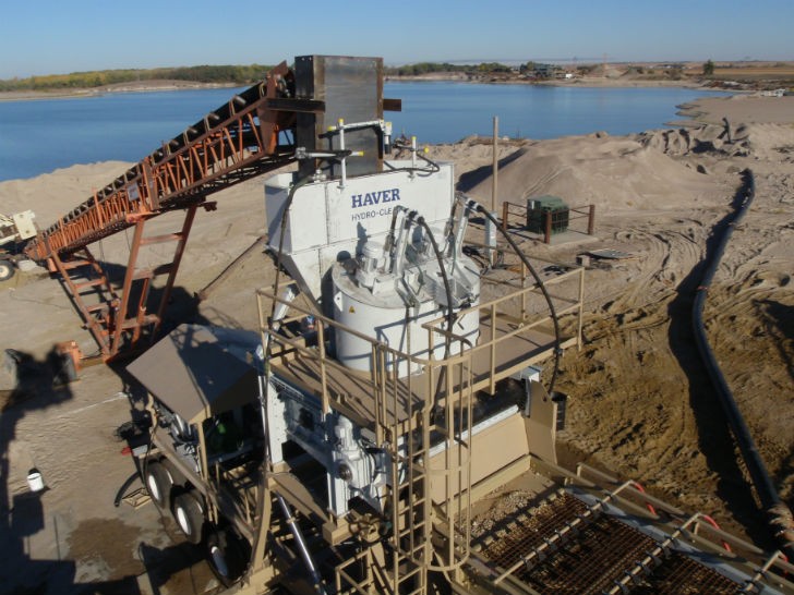 Hydro-Clean washing systems minimize water consumption and lower electricity costs for aggregate operations.