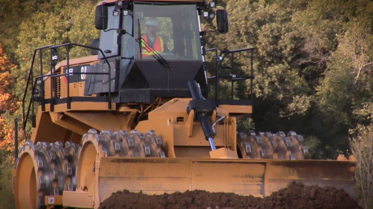 Cat 815K soil compactor designed for optimum compaction performance, low-cost operation and multiple-life service