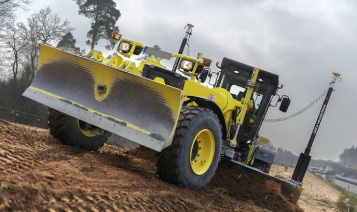 iCON grade iGG4 utilizes the full potential of motor graders.