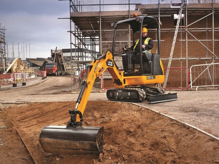 JCB's new 8018 Contractor specification compact excavator model is designed specifically for optimum performance on congested urban job sites. 
