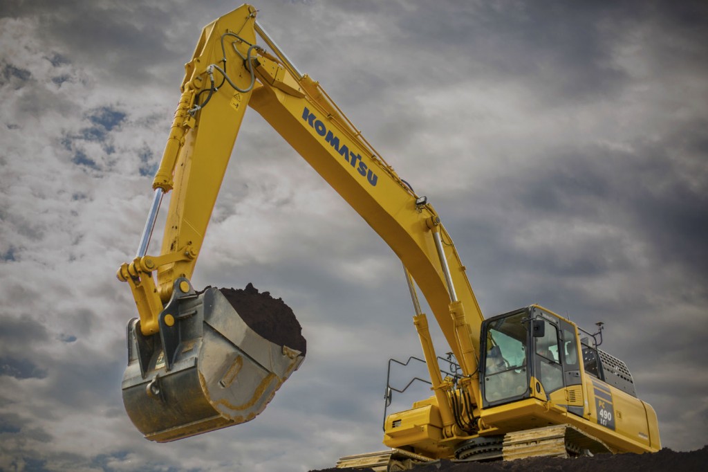 PC490LCi-11 hydraulic excavator.