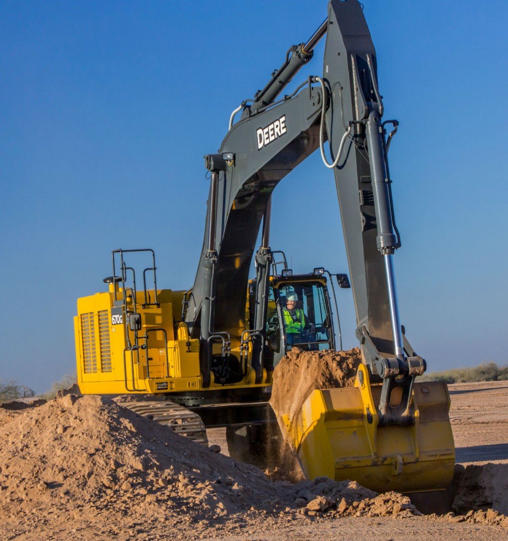 The John Deere 670G LC excavator is an efficient, reliable and durable member of the G-Series lineup for mass earthmoving.