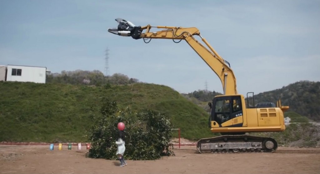 Watch this: Heavy Machinery Girl saves the day with Taguchi Kogyo's Guzzilla DS Cutter