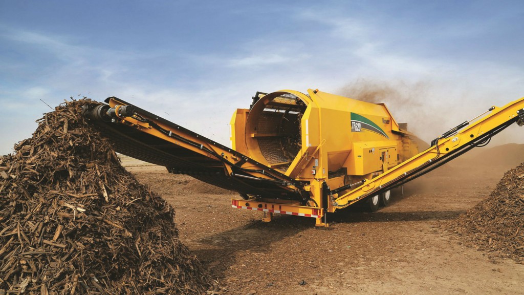 Vermeer’s TR 620 trommel is ideal for processing compost, mulch and topsoil, as well as biomass and aggregate material, or for pre-screening wood waste.