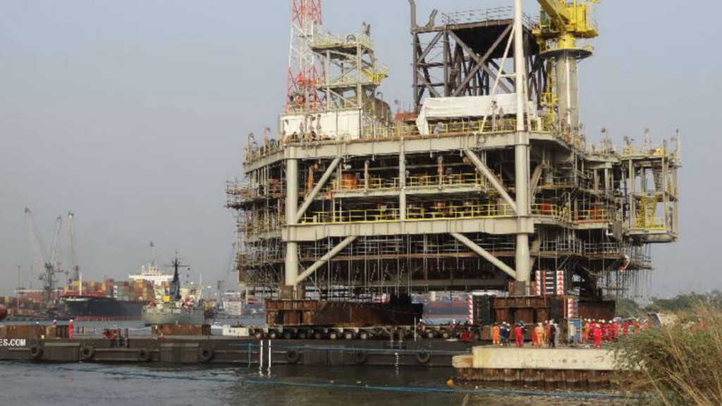 Rolling onto the barge safely – no problem with the NICOLAS MHD. Rolling onto the barge safely – no problem with the NICOLAS MHD.