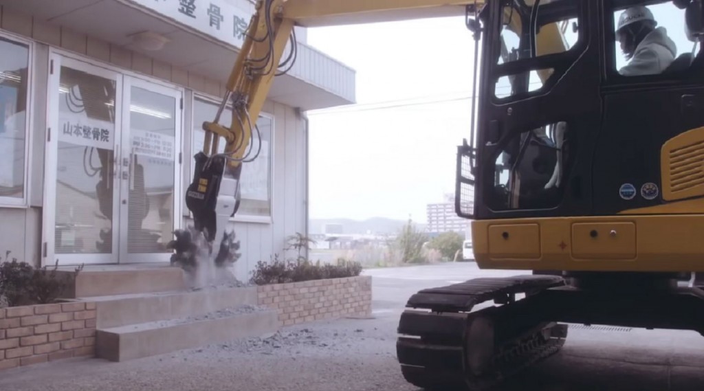 Watch this: Heavy Machinery Girl to the rescue with Taguchi hydraulic rotary cutter