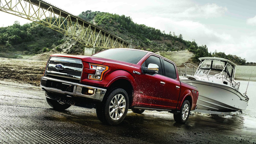 All-new, second-generation 3.5-litre EcoBoost V6 engine in the 2017 Ford F-150 produces 375 hp and 470 lb.-ft. of torque, a gain of 10 hp and 50 lb.-ft. from previous 3.5-litre EcoBoost.
