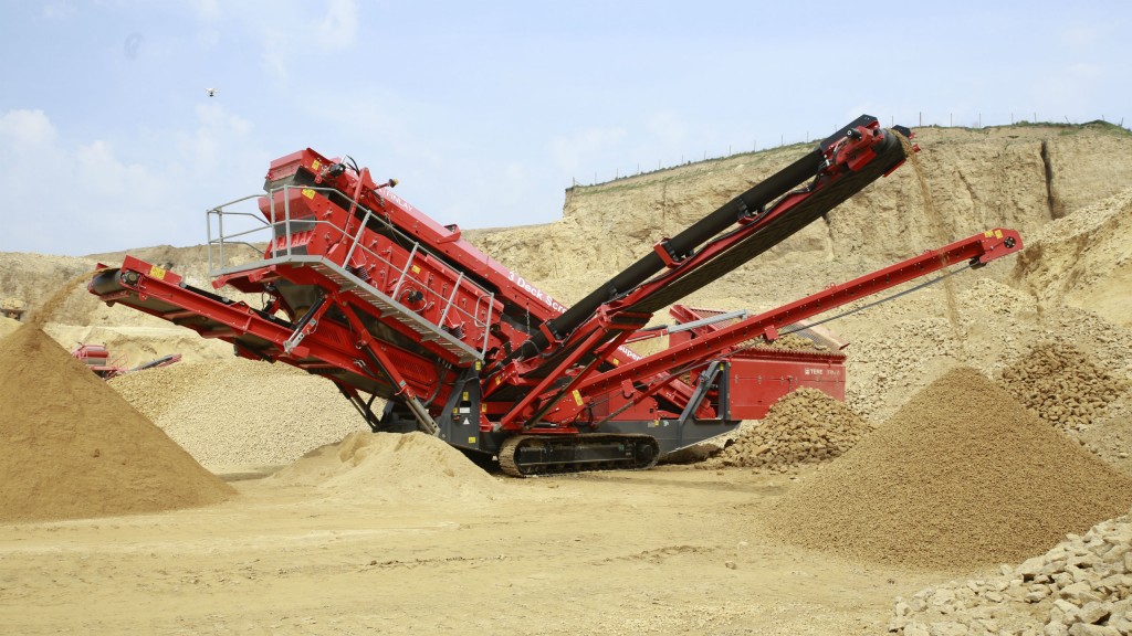 The Terex Finlay 674 is a compact easily transportable machine that offers operators rapid set up and tear down times.