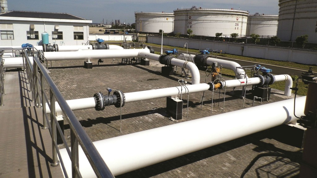 The use of chemically bonded phosphate ceramics can help many pipeline
and storage facilities cut corrosion concerns. The use of chemically bonded phosphate ceramics can help many pipeline
and storage facilities cut corrosion concerns.