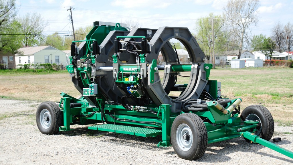 The McElroy MegaMc 1648 Series 2 butt fuses pipe sizes from 16” OD to 48” OD (450mm to 1200mm). The McElroy MegaMc 1648 Series 2 butt fuses pipe sizes from 16” OD to 48” OD (450mm to 1200mm).