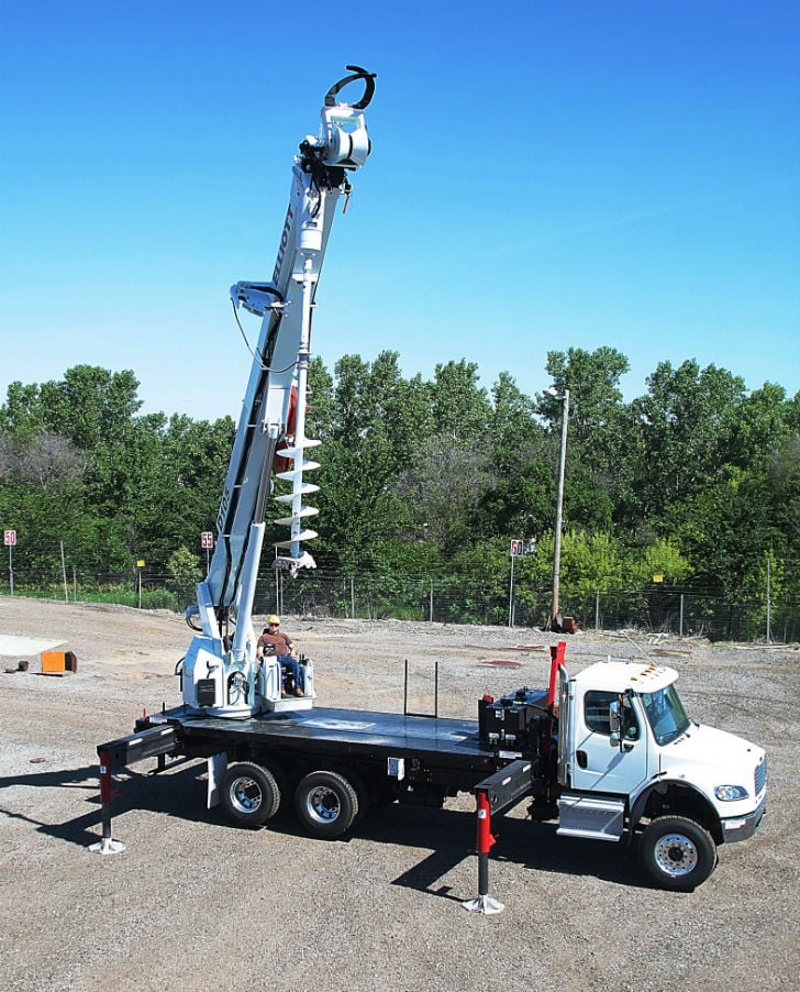 D105 Digger Derrick 