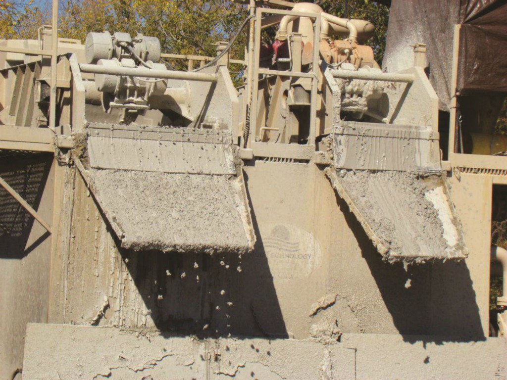 When moving equipment, John Miller advises to wash the machine thoroughly
to remove all mud and debris.