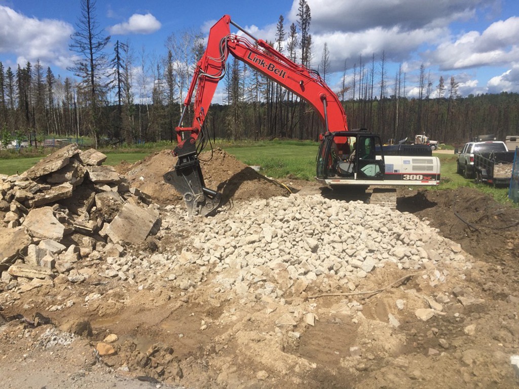 A Link-Belt tracked excavator is part of the Concrete Army’s arsenal of equipment, along with a Cat 336, and attachments from Bateman, Atlas Copco and Vibra-Ram, all from local supplier Terrafirma Equipment Sales & Rentals