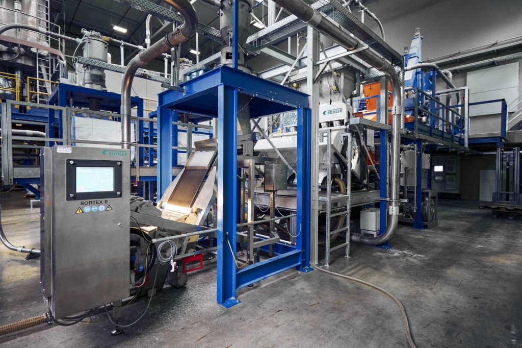 Bühler’s flexible two machine solution - SORTEX E PolyVision and SORTEX A ColorVision.
