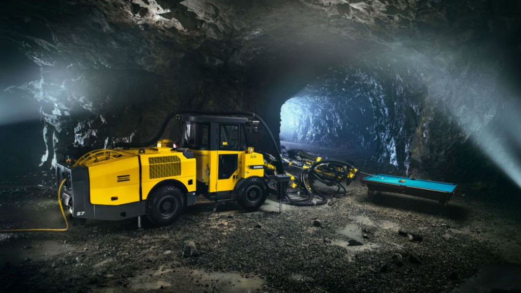 If the Simba S7 could perform an elaborate trick shot, imagine what else it could do. We brought a pool table and the billiards expert Niclas Bergendorff 140 feet underground to meet the new Simba and the Atlas Copco engineers. 
