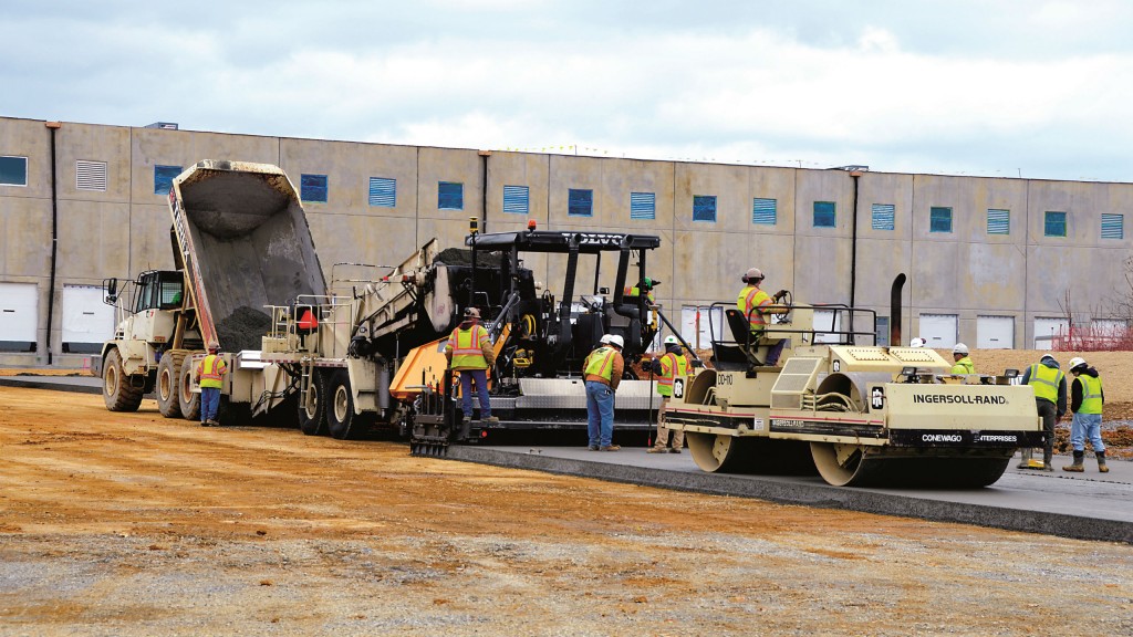 Exploring the benefits and uses of roller-compacted concrete in road building 