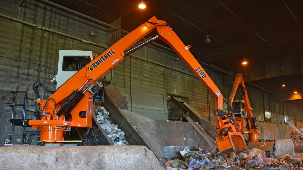 GRE Newport uses two 2100-SE electric-powered handlers to sort refuse, which is shredded and used as fuel to create electricity.