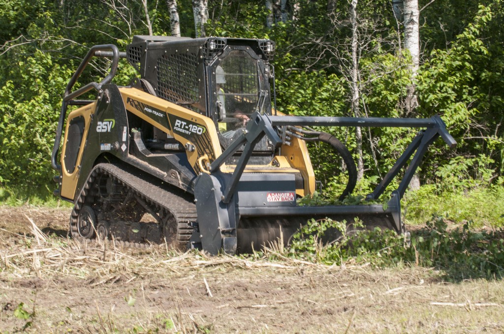 Large-frame CTL designed for forestry work