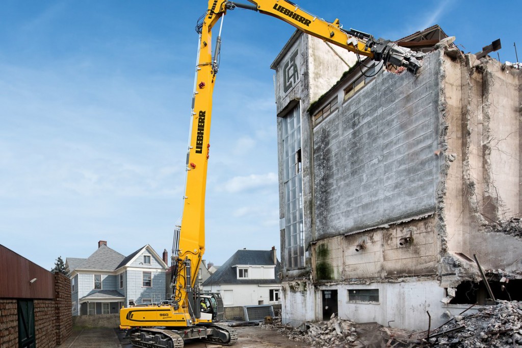 Liebherr Canada - R 960 Demolition Litronic Excavators