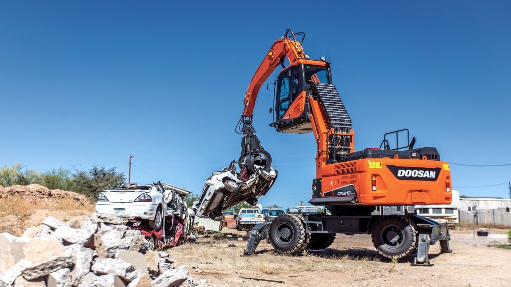 ​New Doosan DX210WMH-5 wheel material handler features up to 5 percent in increased fuel savings 
