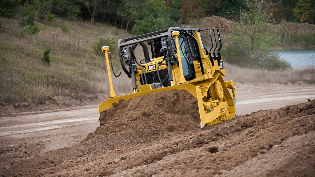 New fully automatic transmission optimizes performance for D6T dozer