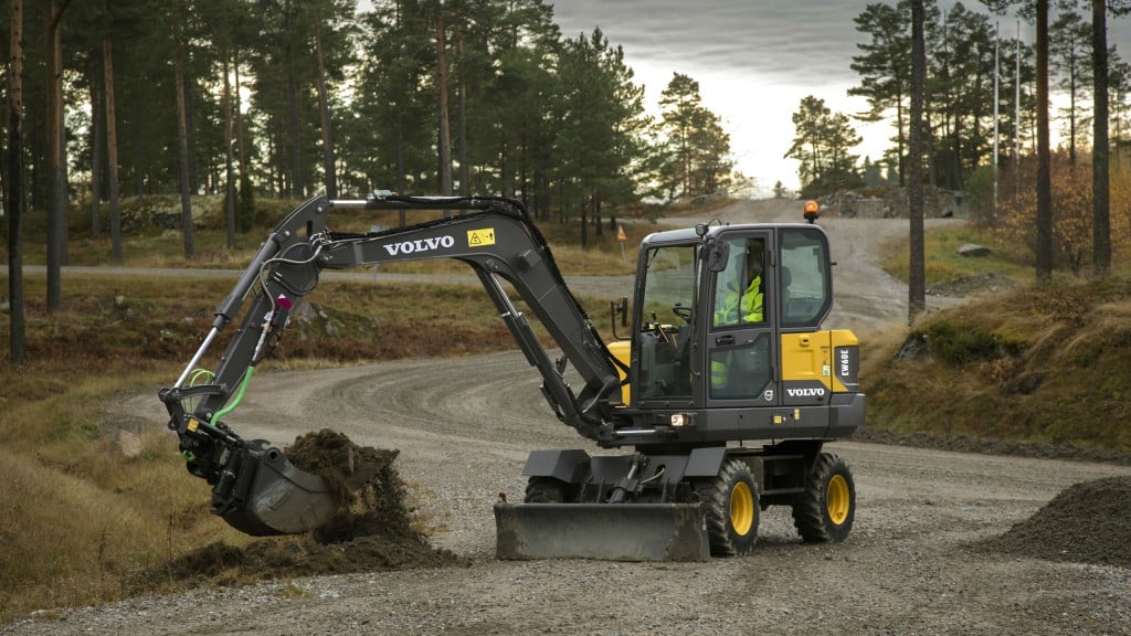 Maximum mobility in urban applications with new Volvo compact wheeled excavator 