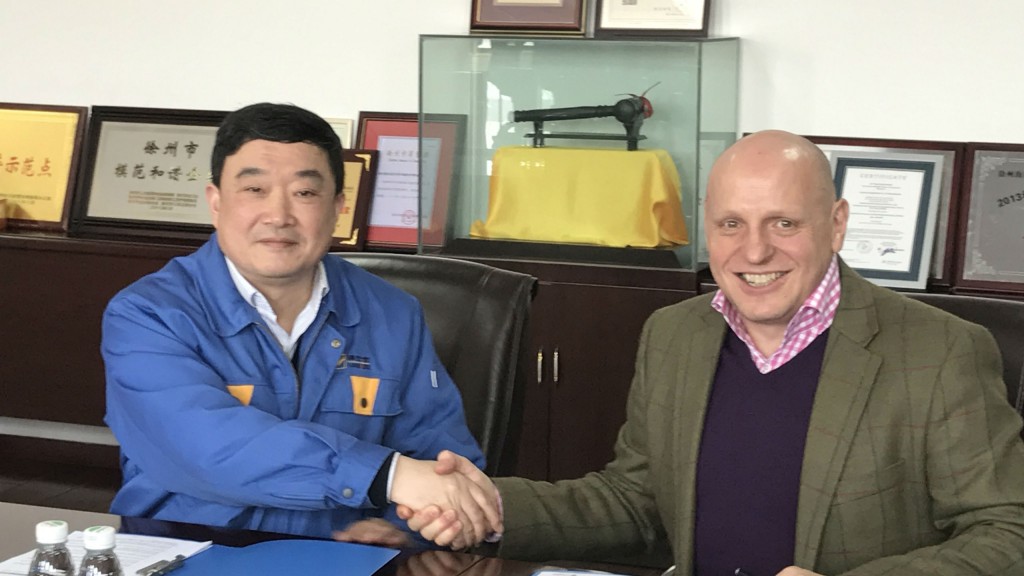 Skyjack celebrates new partnership with China’s leading truck mounted boom lift seller