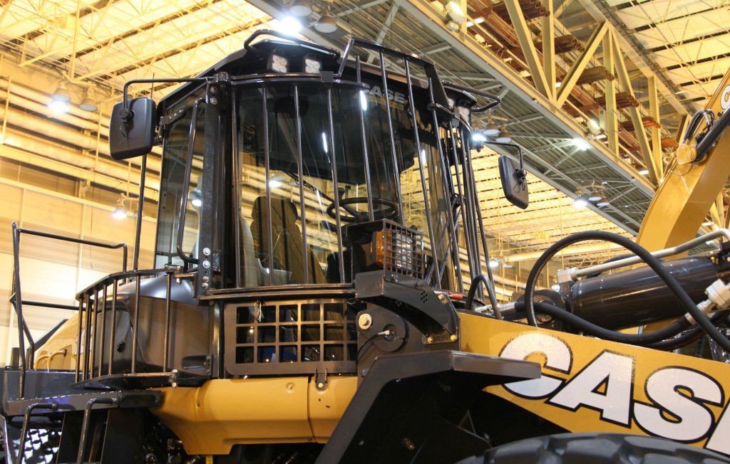 CASE Announces the Availability of a Custom-Fit Waste Handling Guarding/Protection Package for Large 1021G and 1121G Wheel Loaders 