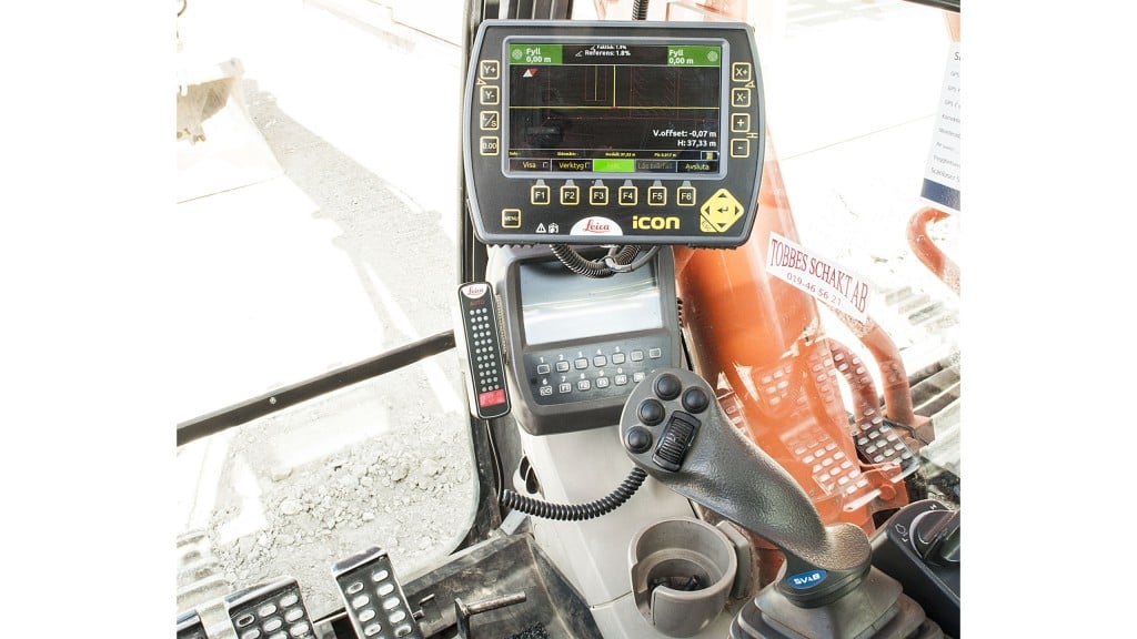 iCON excavate machine control adds tilt rotator support