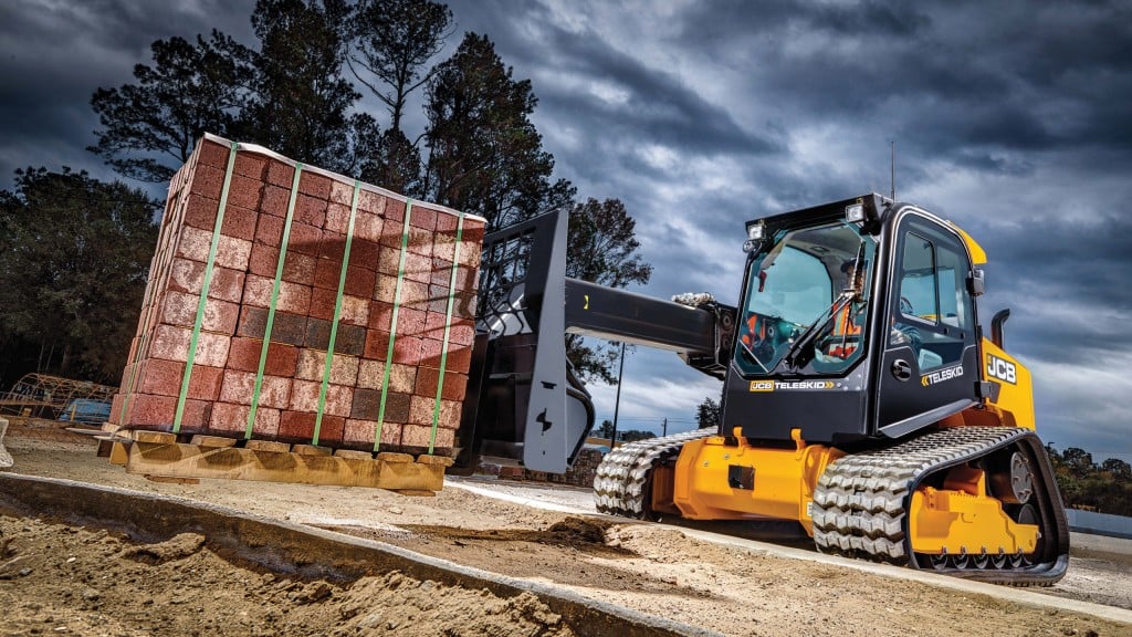 A world first: JCB TELESKID