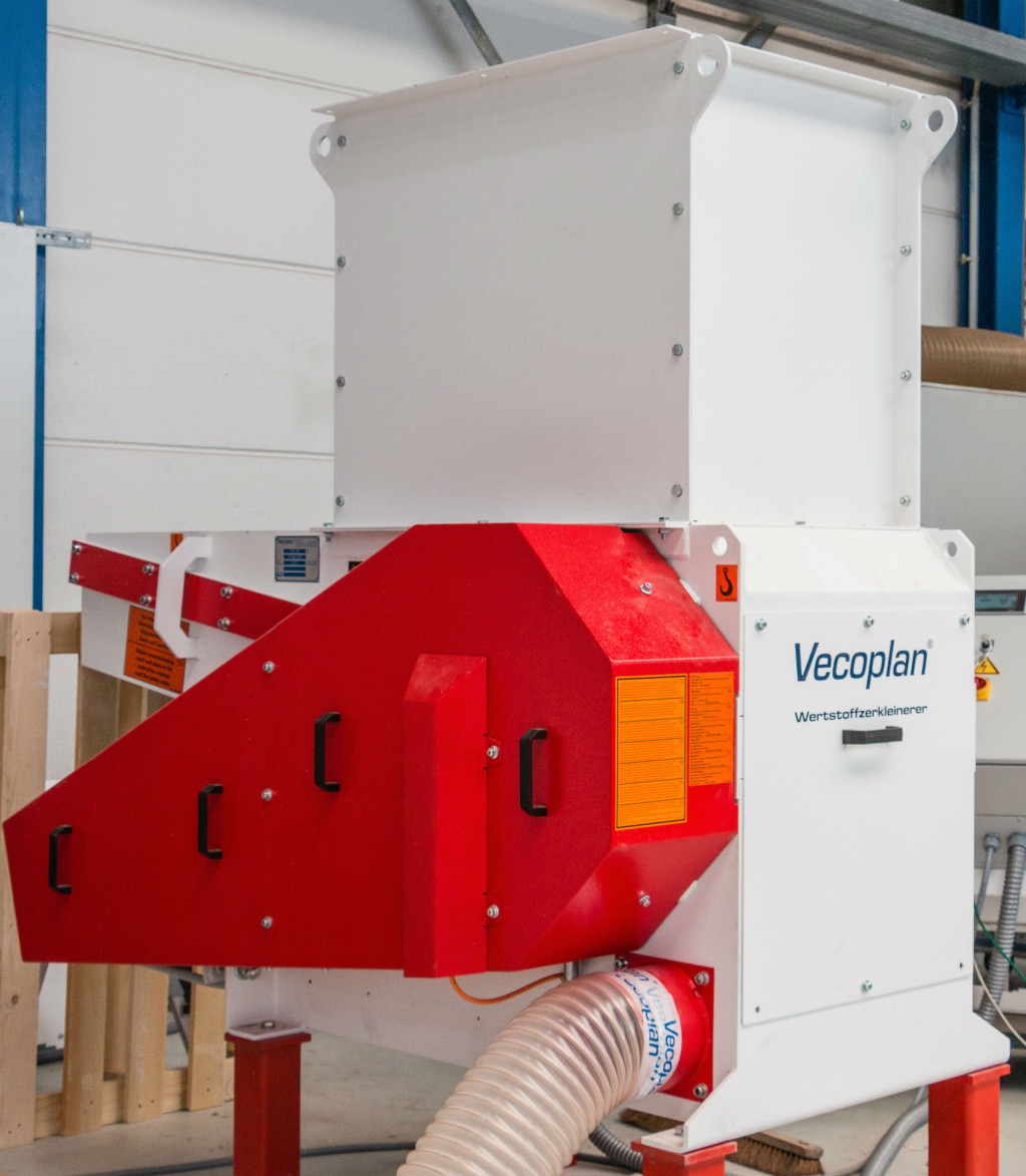 Vecoplan develops energy-efficient single-shaft shredders for wood-processing companies