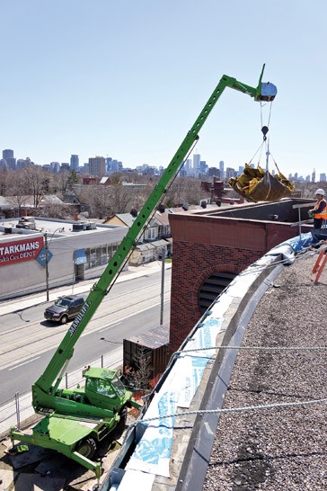 Rotating telehandlers gaining ground in Canadian market